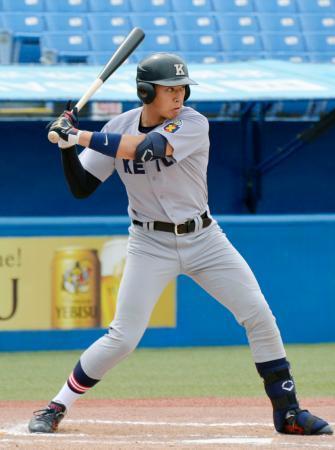 　東京六大学野球の新人戦で“神宮デビュー”を果たした慶大の清原正吾選手。代打出場で右飛だった＝２日、神宮