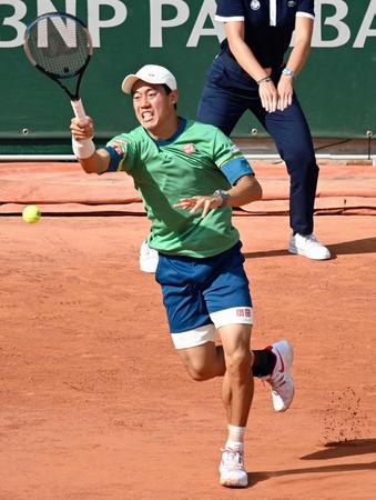 　カレン・ハチャノフに逆転勝ちした錦織圭（共同）