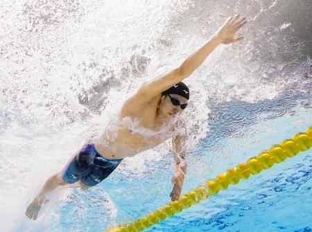 　男子２００メートル自由形決勝　優勝した松元克央＝千葉県国際総合水泳場