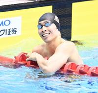 　２００メートル個人メドレーに出場し、タイムを見て笑顔を見せる萩野公介（撮影・高石航平）