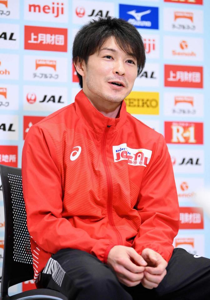 　体操の全日本種目別選手権を前に記者会見する内村航平＝４日、高崎アリーナ（アフロスポーツ／日本体操協会提供）