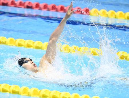 　２００メートル背泳ぎ予選をトップで通過した萩野公介（撮影・高石航平）