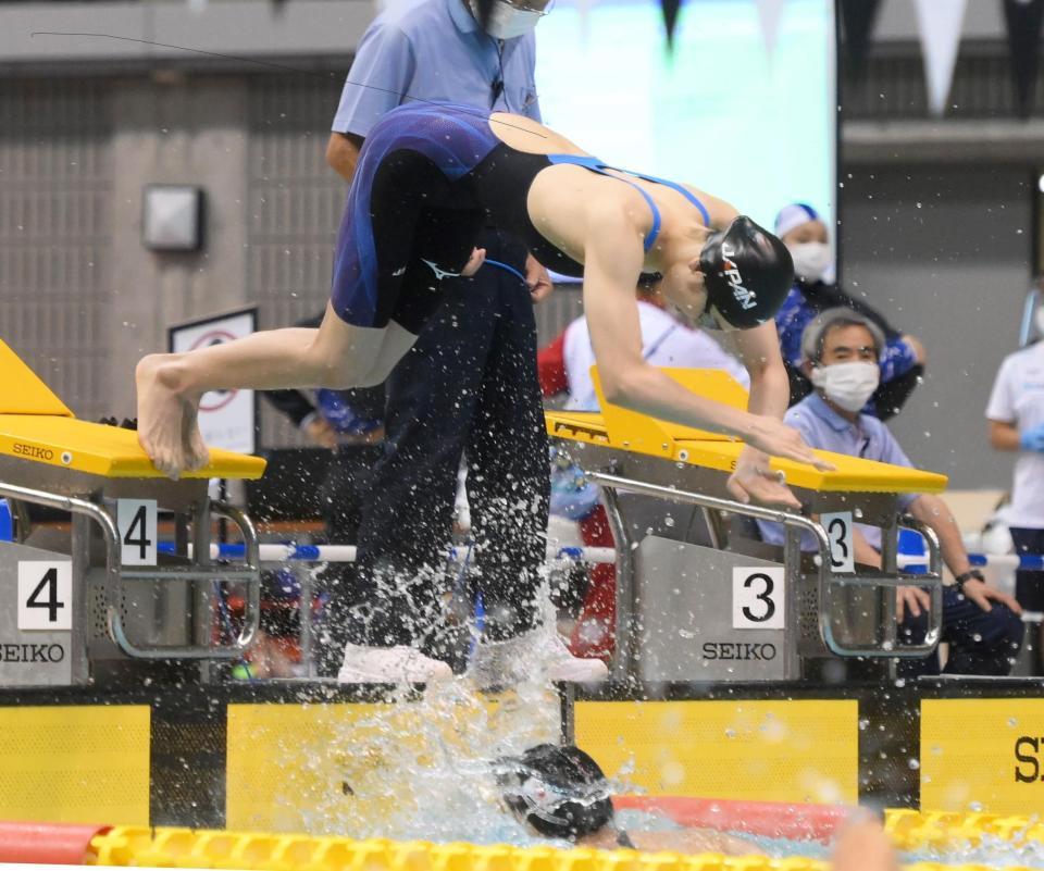 　女子２００メートルリレーでスタートを切る池江璃花子（撮影・堀内翔）