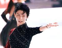 フィナーレで笑顔を見せる羽生結弦（撮影・堀内翔）