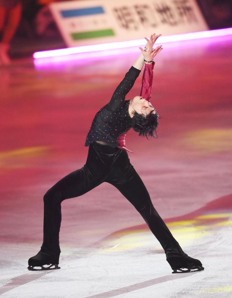 ドリーム・オン・アイスのエンディングの羽生結弦の演技（撮影・堀内翔）