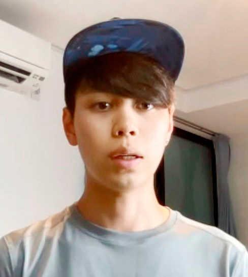 　オンラインで会見する原田海