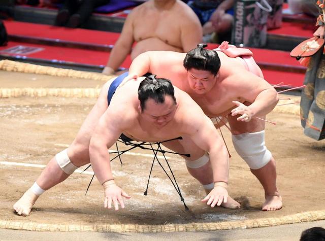 宇良が鮮やか とったり で５勝目 白星１つ先行 スポーツ デイリースポーツ Online