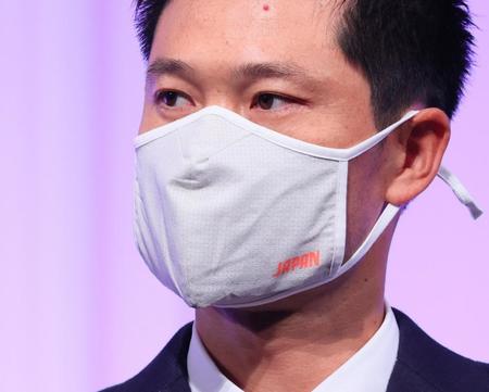 　東京パラリンピック日本代表選手団の結団式にマスク姿で臨む国枝慎吾主将