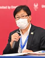 　観戦チケットの取り扱いについて記者会見する組織委の鈴木秀紀マーケティング局次長（＝代表撮影