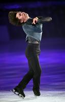 　華麗な演技を見せる宇野昌磨（撮影・佐藤厚）