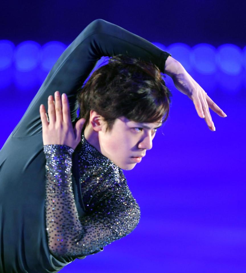 　華麗な演技を見せる宇野昌磨（撮影・佐藤厚）