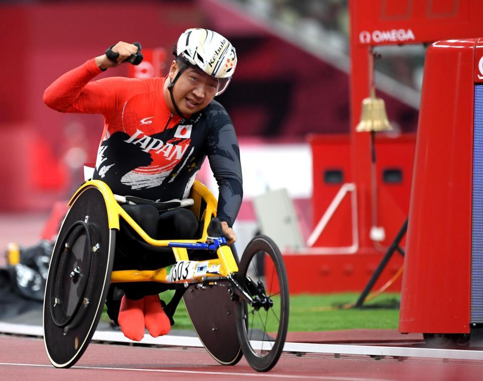 　男子１５００メートル（車いすＴ５１、５２）決勝を制し、今大会２冠を達成した佐藤友祈（撮影・伊藤笙子）