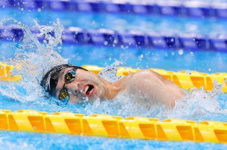 　男子２００メートル自由形（運動機能障害Ｓ４）予選　力泳する鈴木孝幸＝東京アクアティクスセンター