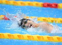 　競泳男子２００メートル自由形（運動機能障害Ｓ４）決勝で力泳する鈴木孝幸（撮影・伊藤笙子）