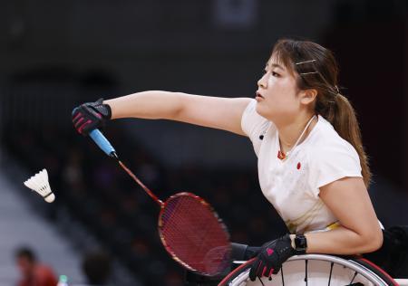 バドミントン、里見ら銀以上ボッチャはペアが決勝へ