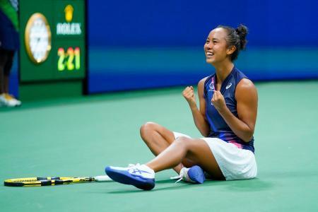 　女子シングルス準決勝で勝利し、喜ぶレイラ・フェルナンデス＝ニューヨーク（ＵＳＡトゥデー・ロイター＝共同）