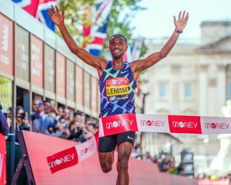 男子はエチオピアのレマが初優勝ロンドン・マラソン
