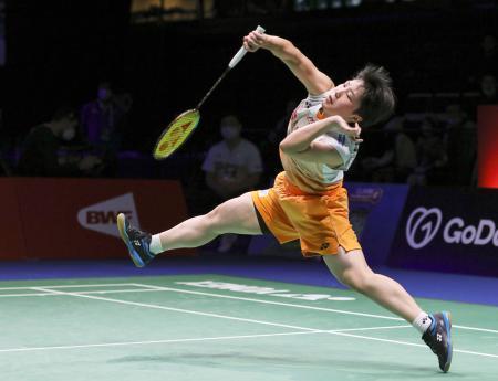 　中国との決勝を戦う女子シングルスの山口＝バンター（バドミントンフォト提供・共同）