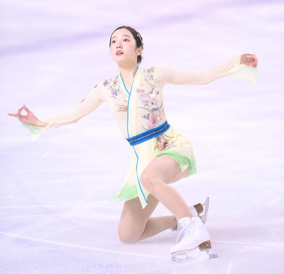 本田真凛　CA画像 