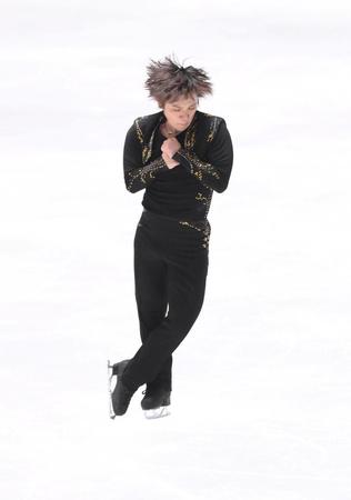 　４回転ループを決める宇野昌磨（撮影・堀内翔）