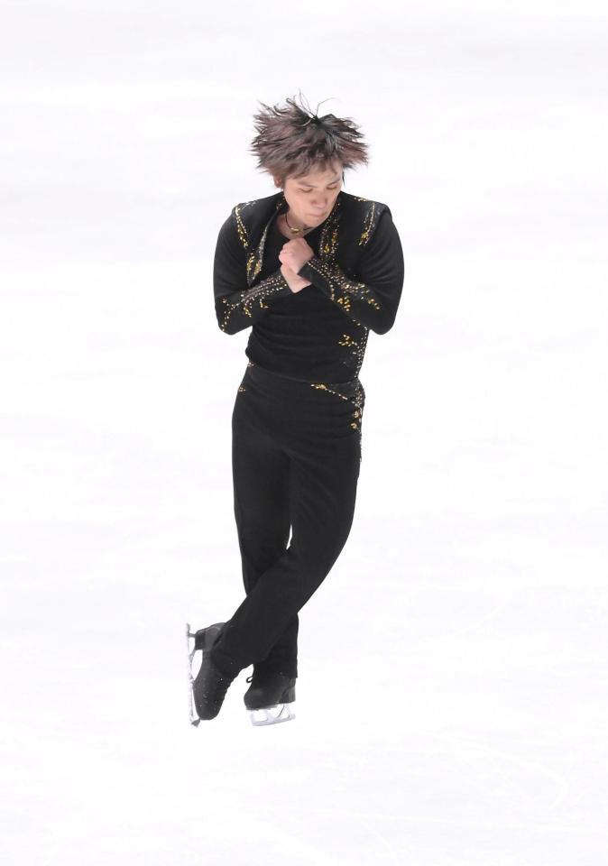 　４回転ループを決める宇野昌磨（撮影・堀内翔）