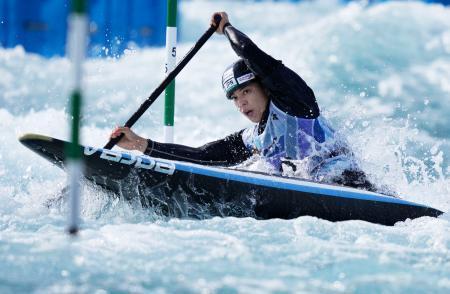 　女子カナディアンシングル決勝　優勝した矢沢亜季＝カヌー・スラロームセンター