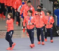 日本体育大学が開催した東京オリンピック・パラリンピック報告会に出席した（左から）阿部詩、兄の一二三、内村航平、村上茉愛＝横浜アリーナ（撮影・堀内翔）