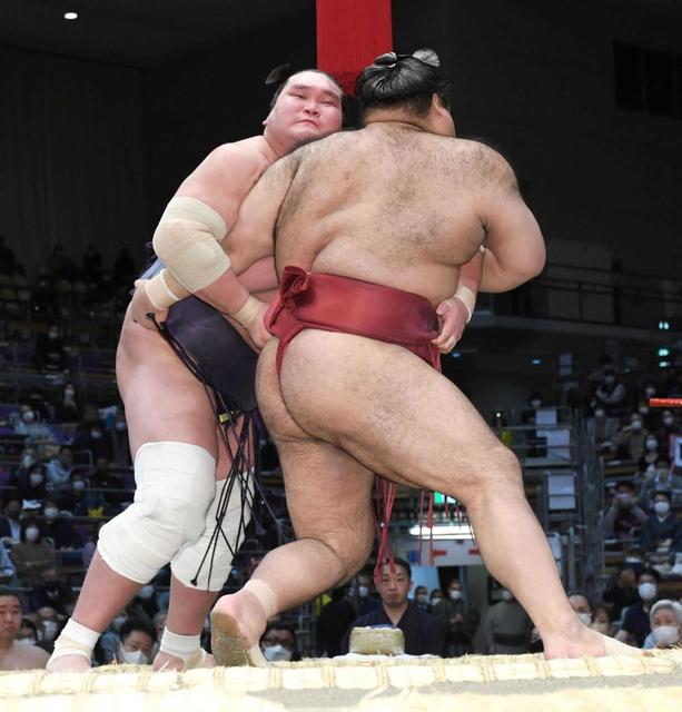 照ノ富士９連勝　苦手克服！難敵・高安を力と技で圧倒「まわし取れたので良かった」