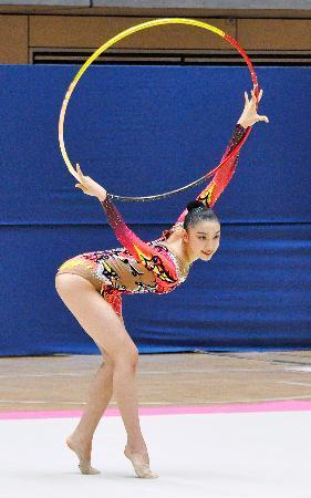 山田愛乃が女子個人前半首位全日本新体操第２日