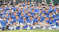 優勝し、喜ぶ関学大の選手たち＝甲子園（撮影・北村雅宏）