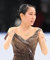 ＳＰを終えてガッツポーズをする三原舞依（撮影・堀内翔）