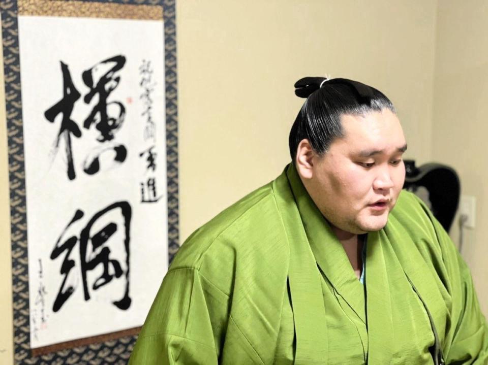 リモートで番付発表会見を行う横綱照ノ富士（日本相撲協会提供）