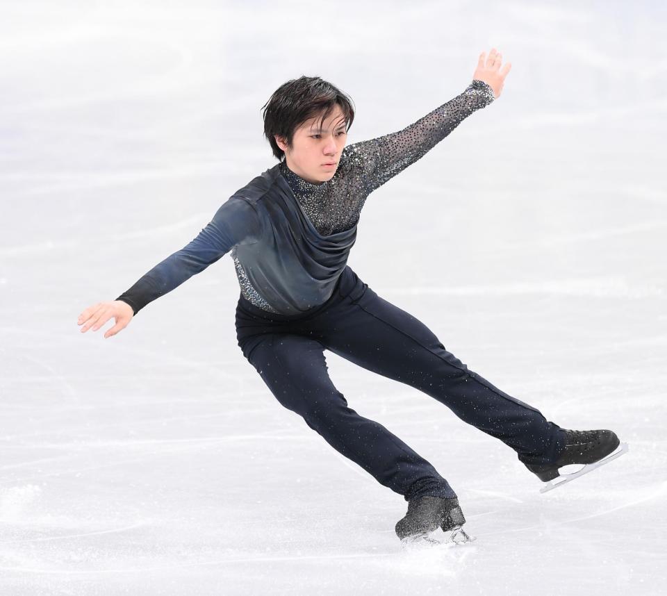 練習で着氷する宇野昌磨（撮影・堀内翔）