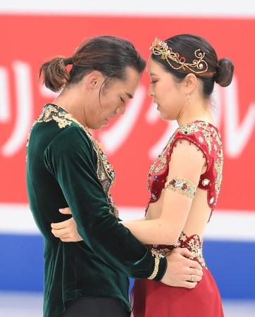 フリーを終えた村元哉中、高橋大輔組＝さいたまスーパーアリーナ（撮影・堀内翔）