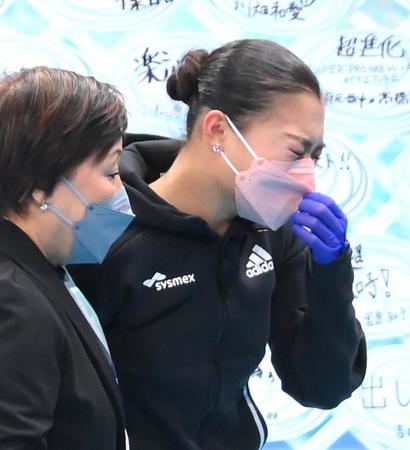 優勝を決め号泣する坂本花織（撮影・堀内翔）