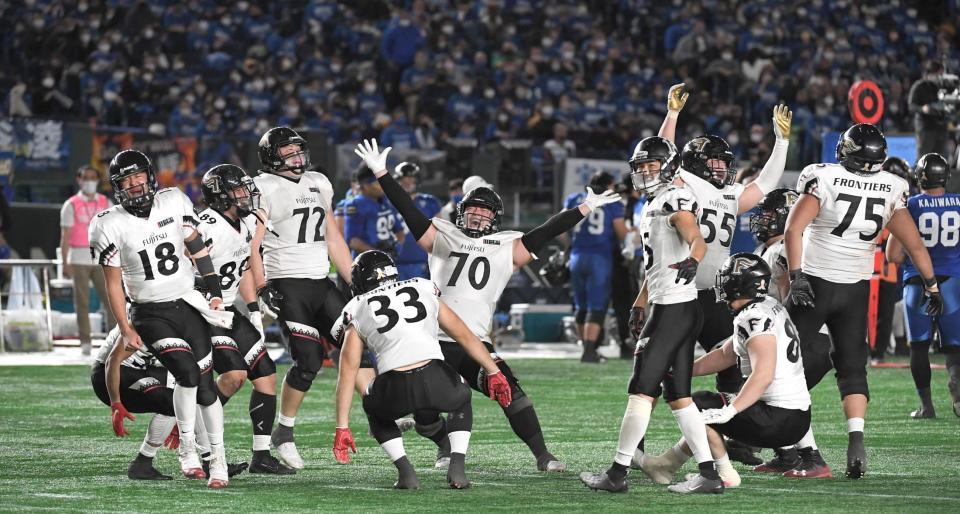 ライスボウルを制し歓喜の富士通（撮影・金田祐二）