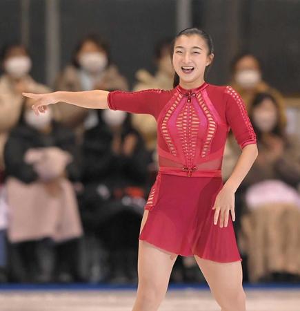 　オープニングセレモニーで熱演する坂本花織