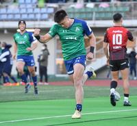 　前半、トライを決める東葛・宮島裕之（撮影・西岡正）