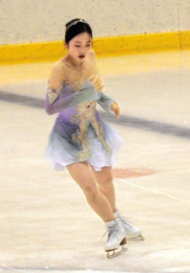 本田真凜 写真 10点セット 221222lsp_0532_2.jpg