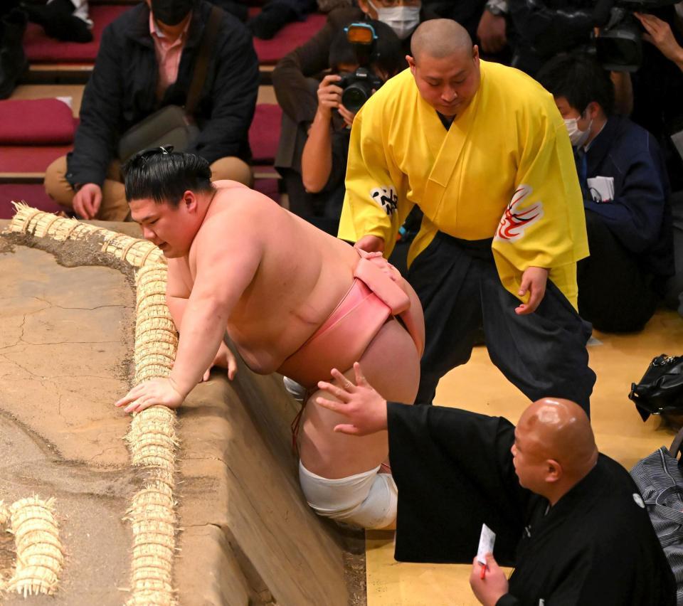 　正代に敗れた宇良（撮影・堀内翔）