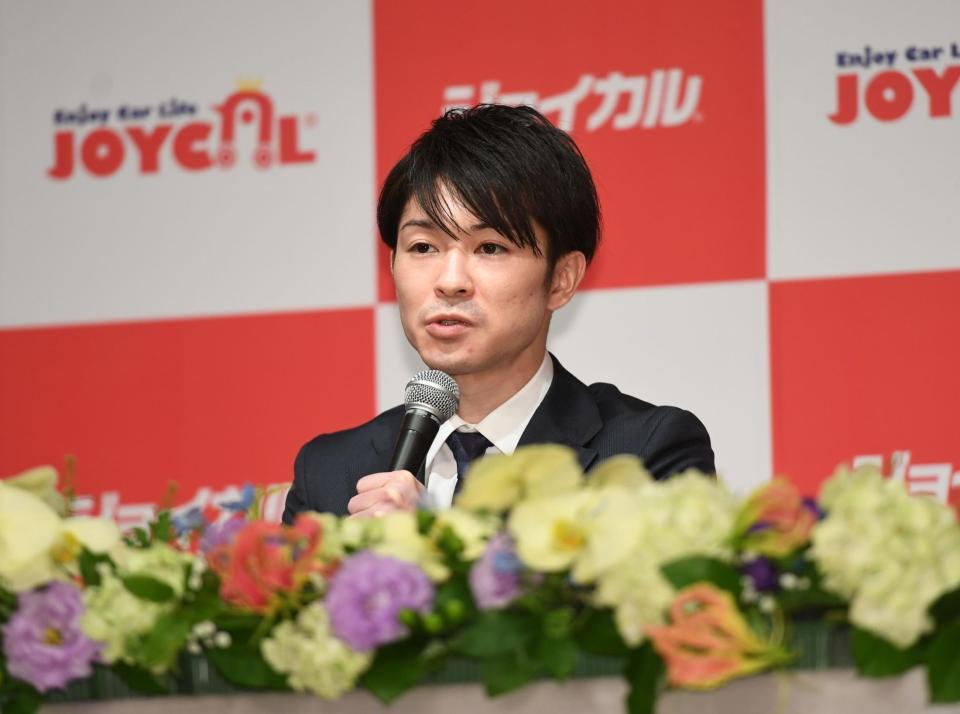 　引退会見で選手生活を振り返る内村航平（撮影・開出牧）