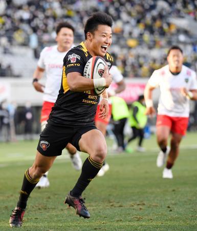 　東京ＳＧ-トヨタ　後半、トライを決める東京ＳＧ・斎藤＝味スタ