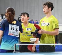 　混合ダブルス準決勝で敗れた張本・田添ペア（撮影・高石航平）