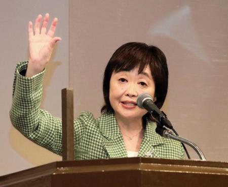 　講演する増田明美さん