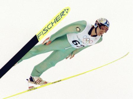 　長野五輪スキー・ジャンプのラージヒルで金メダルを獲得した船木和喜選手＝１９９８年２月、白馬ジャンプ競技場