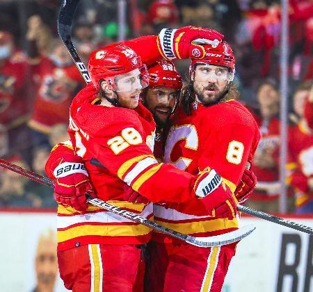 ＮＨＬ、フレームズ９連勝で首位勝ち点６４