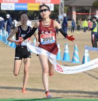 　女子で優勝した小林成美