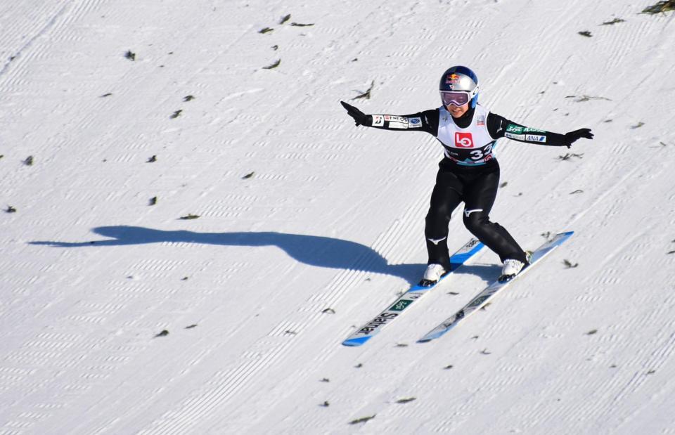 　Ｗ杯個人第１４戦の公式練習に臨んだ高梨沙羅＝リレハンメル（共同）