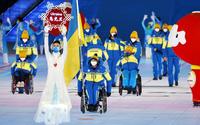 　北京冬季パラリンピックの開会式で、入場行進するウクライナ選手団＝４日、北京（共同）