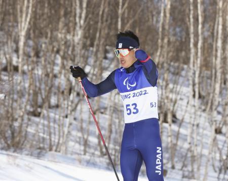 　男子２０キロクラシカル立位　力走する新田佳浩＝張家口（共同）